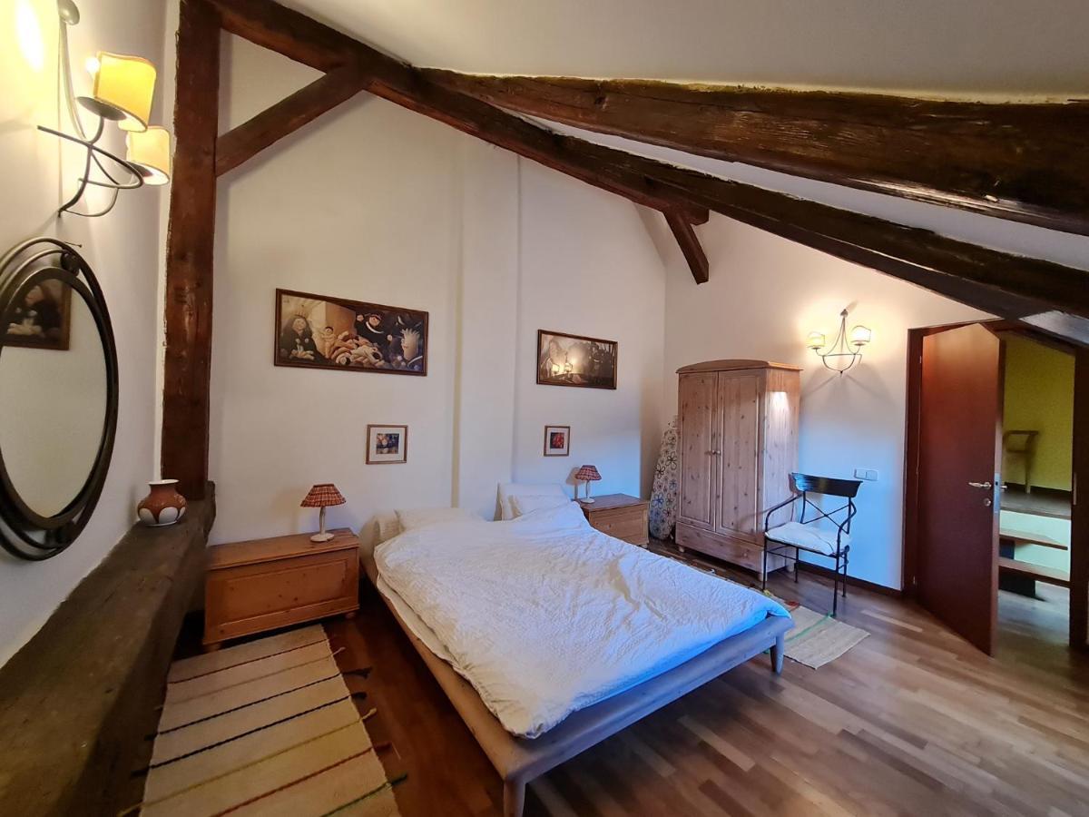 Magic Central Attic Apartment Prag Exteriör bild